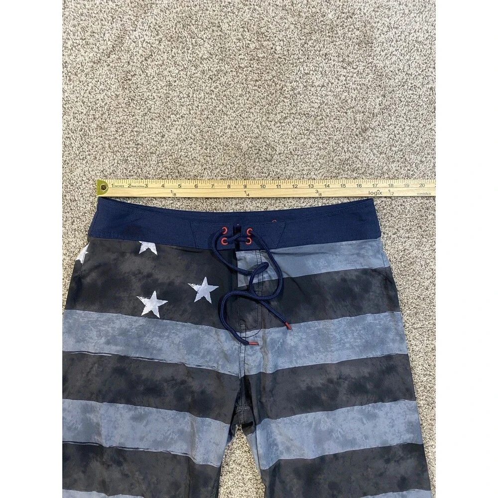 Travis Mathew American Flag Board Shorts Men’s 34 Swim USA Americana Performance